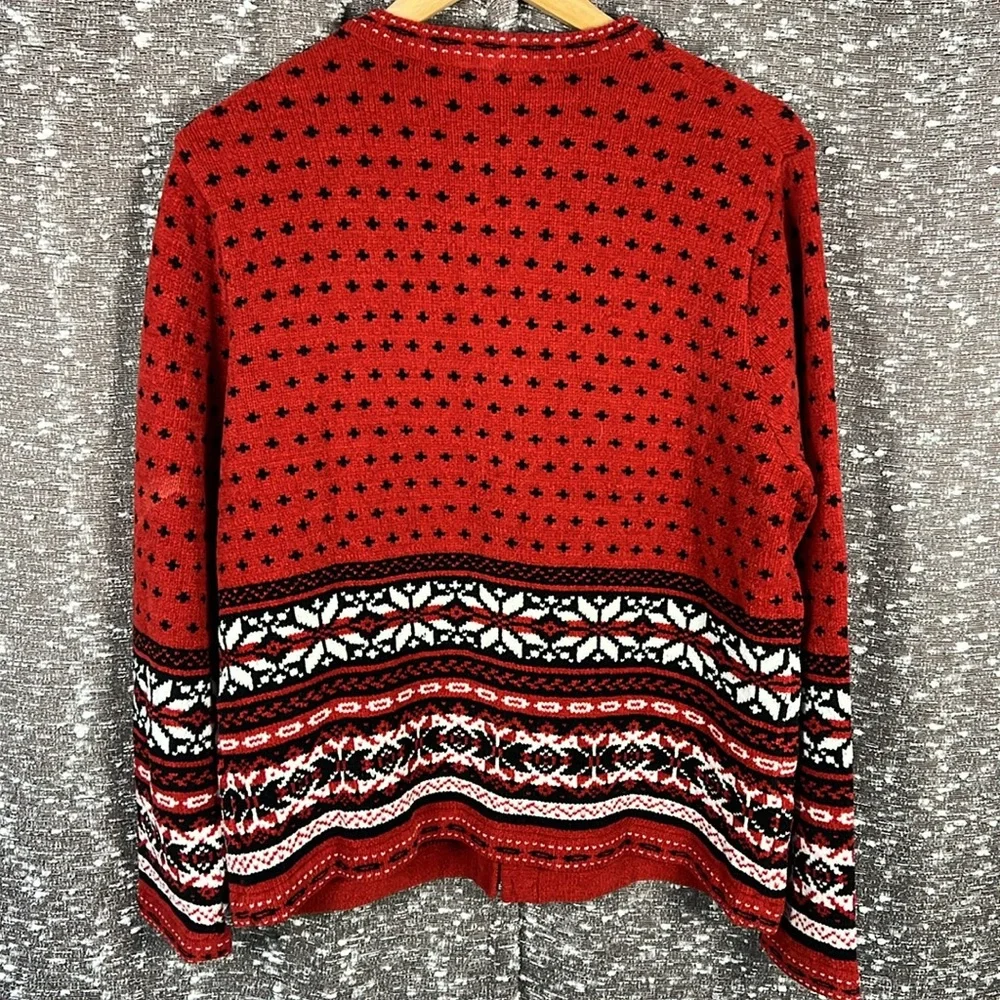 Croft & Barrow Women Medium Red Snowflake Metal Clasp Cardigan Holiday Fair Isle
